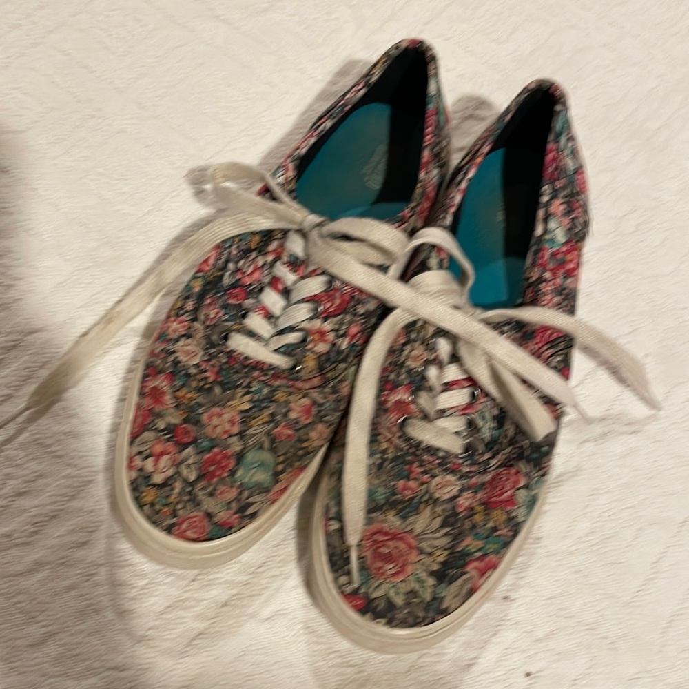 Mossimo canvas sneakers 8 floral